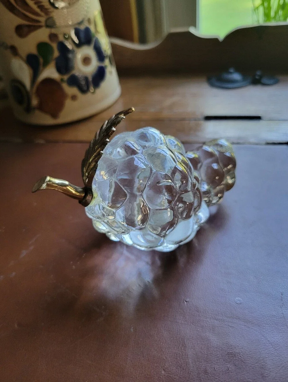 Vintage Grape Cluster Paperweight Clear Crystal Gold Tone Leaf Decor Art Glass